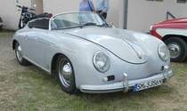 =Porsche 356 steht auf dem Austellungsgelände beim Oldtimertreffen in Ostheim, 07-2019