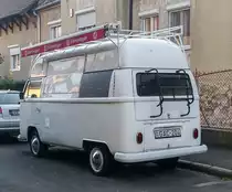 VW Transporter T2, gesehen in Pécs (Ungarn), Oktober, 2019