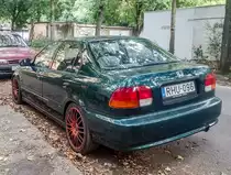 Honda Civic Limousine der siebten Generation, gesehen in Pécs (Ungarn), August, 2019.