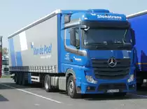 =MB Actros von SLONATRANS steht auf einem Rastplatz an der A 45, 8-2019