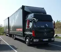 =MB Atego-Hängerzug steht auf einem Rastplatz an der A 45, 8-2019