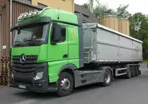 =MB Actros-Kippsattelzug von RAIFFEISEN-AGRAR steht zur Getreideanlieferung auf dem Betriebshof der Raiffeisen-Warenzentrale in Hünfeld, 08-2019