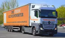 Spedition Daniel Angrick / Last, Nah- und Ferntransporte mit Sattelzug mit MB ACTROS 1846 Zugmaschine am 16.04.20 Berlin Marzahn.