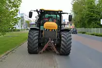 JCB Fastrac 4220 am 18.04.20 in Bad Vilbel 