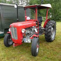 =MF 35, Bj. 1957, 35 PS, steht beim Köhlerfest in Bad Orb im Juni 2019