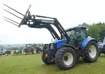 =New Holland steht beim Köhlerfest in Bad Orb im Juni 2019