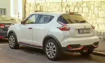 Rückansicht: Nissan Juke Mk1, gesehen in Pécs (HU) Oktober, 2019.