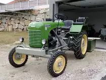 STEYR, Baumustereihe-80 mit einem Hubraum von 1330cm³ bei der täglichen Arbeit; 150314