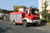 Feuerwehr Bruchköbel Niederissigheim IVECO Magirus TLF in einen Bereitstellungsraum am 24.04.20 in Bruchköbel bei einen Waldbrand 