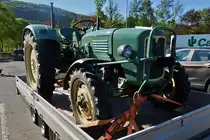 MAN 4R3, steht auf einem Hänger auf eienem Parkplatz. April 2020