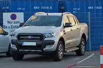Ford Ranger Wildtrak steht auf einem Parkplatz. 05.2016