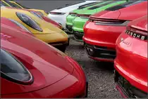 Der neue 911er zehnmal -

Die neue Baureihe 992 ab 2019 des Porsche 911.

03.05.2020 (M)

