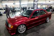 Mercedes-Benz W124 mit coolen Felgen. Foto: AMTS, März, 2019, Budapest.