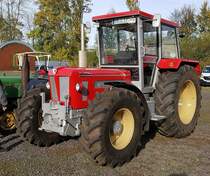 =Schlüter steht bei der Bulldog-Messe in Alsfeld, 10-2019