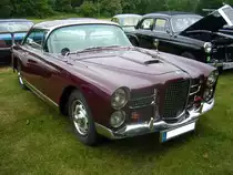 Facel Vega HK500, gebaut in knapp 500 Einheiten von 1958 bis 1961. Der von Stephan Grippekoven gezeigte HK500 stammt aus dem Jahr 1959. Angeblich soll das Modell auch als Cabriolet lieferbar gewesen sein. Ich habe allerdings noch nie eines in natura gesehen. Angetrieben wird diese Schönheit von einem V8-Motor aus dem hause Chrysler, der aus einem Hubraum von 5915 cm³ eine Leistung von 360 PS an die Hinterachse weiter gibt. Die Höchstgeschwindigkeit wurde mit maximal 230 km/h angegeben. Oldtimertreffen Hünxe im Juni 2015.