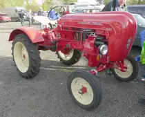 =Porsche 111 steht bei der Bulldog-Messe in Alsfeld, 10-2019