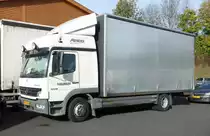 =MB Atego 1228 eines Ausstellers steht bei der Bulldog-Messe in Alsfeld, 10-2019