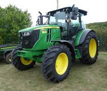 =John Deere 6095 MC, gesehen beim Schlüter-Treffen am Kirchheimer See, 09-2019