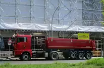 MAN TGX 18.500 Kippsattellastzug mit Schmitz-Auflieger am 23.04.2020 in Berlin.