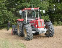 =Schlüter bei der Feldarbeit, gesehen beim Schlüter-Treffen am Kirchheimer See, 09-2019