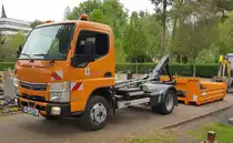 =Mitsubishi Fuso 6515 der Stadtwerke Hünfeld, eingesetzt bei Friedhofsarbeiten, 03-2020
