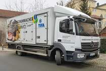 =MB Atego 1221 als Kühlfahrzeug von HANDSCHUHMACHER-Gastroservice steht im Januar 2020 in Bad Liebenstein