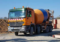 =MB Actros von NAUMANN-Beton steht zur Entladung in Petersberg-Marbach, April 2020