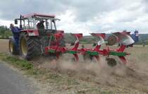 =Schlüter mit UNIA Ibis XXL-Pflug, gesehen beim Schlüter-Treffen am Kirchheimer See, 09-2019