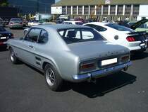 Heckansicht eines Ford Capri 1, gebaut von 1969 bis 1973. Der Capri 1 wurde von den deutschen und englischen Ford-Werken gemeinsam entwickelt und im Januar 1969 vorgestellt. Das Modell bewirkte einen Wiederanstieg der Verkaufszahlen von Ford. Der Capri war mit einer breit gefächerten Motorenauswahl bestellbar. Der abgelichtete Capri ist ein 1500 in der Ausstattungsvariante XL aus dem ersten Modelljahr. Der 1500 war die zweit kleinste Motorisierungsversion. Der V4-Motor hat einen Hubraum von 1498 cm³ und leistet 60 PS. Das verhilft dem Wagen zu einer Höchstgeschwindigkeit von 142 km/h. Ein solcher Capri stand bei seiner Markteinführung mit einem Basispreis von DM 7300,00 in der Preisliste. Oldtimertreffen an Mo´s Bikertreff in Krefeld am 17.05.2020, natürlich unter Einhaltung aller  Corona-Vorschriften .
