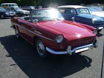 Renault Caravelle Cabriolet, gebaut von 1959 bis 1968. Dieses, auf der  Dauphine  basierende Modell, hieß in den ersten vier Jahren Floride. Es war als Coupe und Cabriolet lieferbar. Der im Heck verbaute, wassergekühlte Vierzylinderreihenmotor wurde während der Produktionszeit immer stärker. Im letzten Modelljahr leistete der Motor 52 PS aus einem Hubraum von 1108 cm³. Oldtimertreffen an Mo´s Bikertreff in Krefeld am 17.05.2020, natürlich unter Einhaltung sämtlicher momentanen Vorschriften.