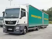 =MAN TGX-Hängerzug rastet im Juli 2019 an der A 7