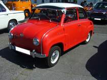 Glas Goggomobil T250 Limousine. 1955 - 1969. Das im Herbst 1954 erschienene Goggomobil war ein  Dauerläufer  unter den Kleinwagen der 1950´er und 1960´er Jahre. Es verkaufte sich 210.531 mal. Das Modell T250 war insbesondere für die Inhaber des Führerscheines der Klasse IV interessant. Der  -Zylinderzweitakttwinmotor hat einen Hubraum von 247 cm³ und leistet 13,6 PS. Oldtimertreffen an Mo´s Bikertreff in Krefeld am 17.05.2020.