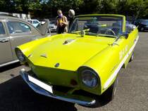 Amphicar 770, gebaut von 1961 bis 1968. Der 770 war eine Konstruktion des Schwimmwagenpionieres Hanns Trippel aus Groß-Umstadt im Odenwald. Der Motor im Amphicar 770 stammt vom englischen Triumph Herald und leistet mit seinem Vierzylinderreihenmotor 38,3 PS aus einem Hubraum von 1.147 cm³. Es sollen ca. 3000 Amphicar 770 produziert worden sein, die zum aller größten Teil in die USA exportiert worden sind. Oldtimertreffen an Mo´s Bikertreff in Krefeld am 17.05.2020, natürlich unter Einhaltung aller momentanen Vorschriften.