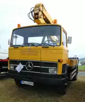 =MB LP 1519 mit Atlas-Kran steht bei der Oldtimerausstellung in Uttrichshausen, 07-2019