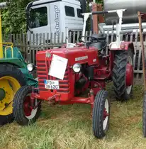 =IHC 326, Bj. 1963, 24PS, gesehen bei der Oldtimerausstellung in Uttrichshausen, 07-2019