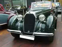 Frontansicht eines Talbot Lago T150 C aus dem Jahr 1937. Vom T150 wurden angeblich nur 63 Fahrzeuge gebaut. Der Sechszylinderreihenmotor leistet 170 PS. Classic Remise Düsseldorf am 24.05.2020, natürlich unter Einhaltung sämtlicher momentanen Regeln und Hygienevorschriften.