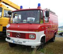 =MB 408 D steht als historisches Löschfahrzeug bei der Oldtimerausstellung in Uttrichshausen, 07-2019