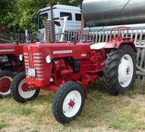 =IHC 326, gesehen bei der Oldtimerausstellung in Uttrichshausen, 07-2019