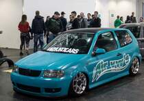 Auf der 2019-er Automobil und Tuning Show waren viele getunte VW-Gruppe Autos zu sehen. Hier ein VW Polo mit Air Ride. Air VW's statt Airwaves!  Get low, drive slow .