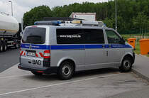 =VW T 5 des BAG steht auf einem Rastplatz an der A 3 im Mai 2020