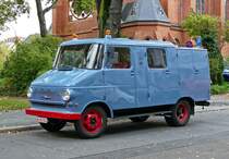 Opel Blitz, Berlin -Friedenau im Oktober 2019.