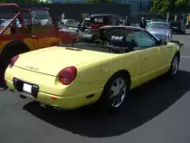 Heckansicht eines Ford Thunderbird  Retrobird  der Modelljahre 2002 bis 2005. Offenes Klassikertreffen an Mo´s Bikertreff in Krefeld am 31.05.2020, natürlich unter Einhaltung sämtlicher momentanen Regeln und Hygienevorschriften.