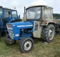 =Ford 2000, 34 PS, ausgestellt bei der Oldtimerausstellung in Uttrichshausen, 07-2019