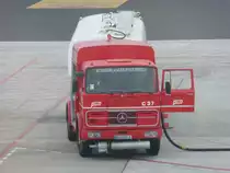 19.01.2019,Mercedes-Benz 1920 auf dem Flughafen von Lanzarote/Spanien.