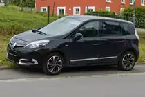 Renault Scenic, aufgenommen am Straßenrand. 06.2020
