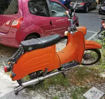 Alter IFA Motorroller. Gesehen am 12.06.2020 in Berlin.