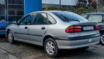 Rückansicht: Renault Laguna I. Foto: November, 2019.