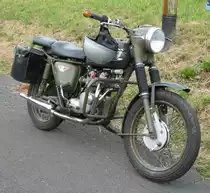 =unbekanntes Motorrad, steht bei der Oldtimerausstellung in Uttrichshausen, 07-2019