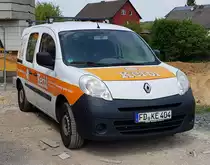 =Renault Kangoo der Firma KERBL steht auf einer Baustelle in 36100 Petersberg-Marbach, 06-2020