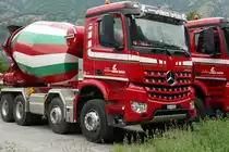 Ein MB Arocs Betonmischer von Volken Beton am 23.7.16 in Visp.